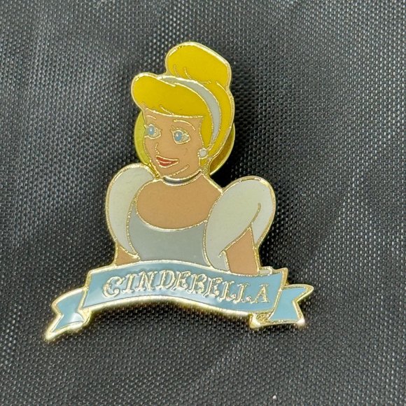 Cinderella Bust Ribbon Tokyo Disney Pin - Picture 1 of 5